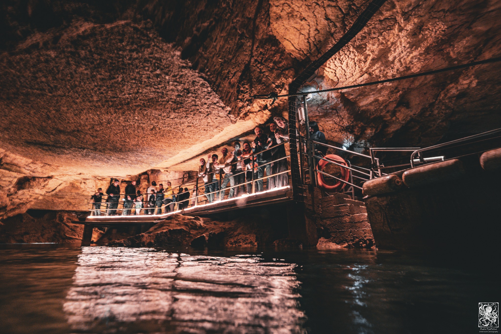 Parcours touristique aménagé : stalactites et stalagmites