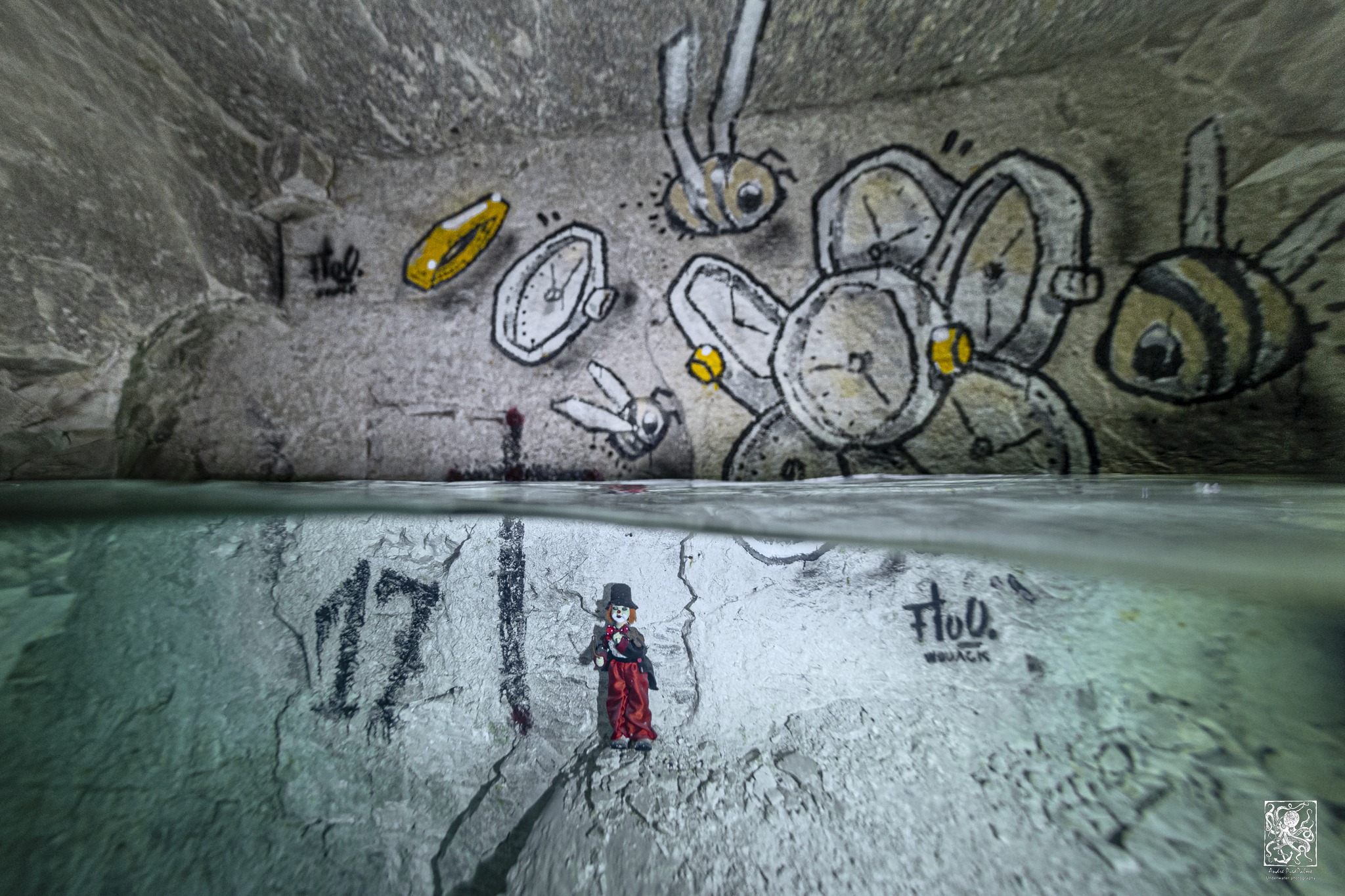 Contraste vestiges et art contemporain